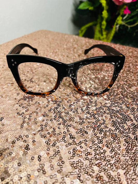 Dark brown leopard framed glasses